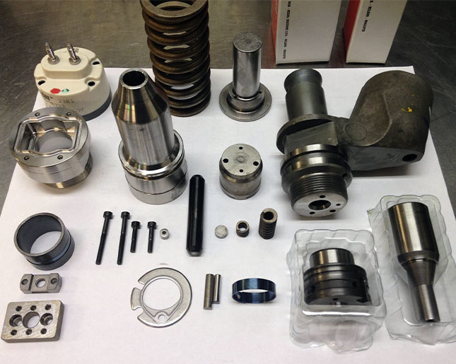 Diesel Continental - Injector ready to be assembled.